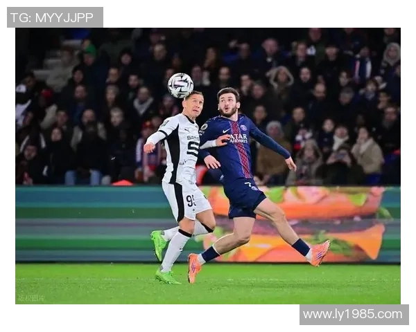 欧联杯精彩对决巴黎圣日耳曼大胜莱比锡乌龙球引发全场欢呼