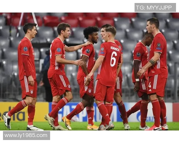 欧冠大战：皇马狂胜曼联4-0赛场气氛瞬间沸腾