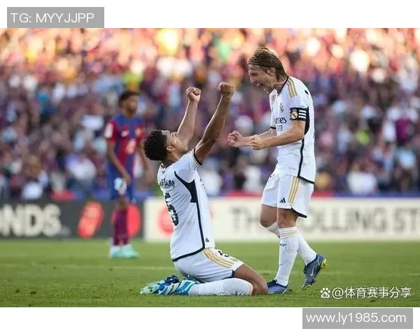 世界杯精彩对决皇马凭乌龙球险胜曼联引爆全场激情