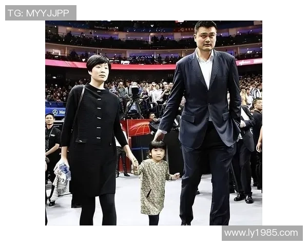 姚明妈妈感动落泪回忆儿子成长历程展现母爱的伟大与无私