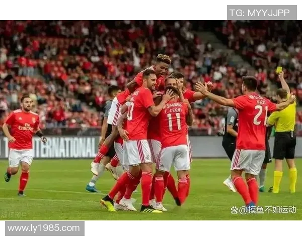 足总杯精彩对决本菲卡以3-0战胜波尔图全场沸腾瞬间回顾