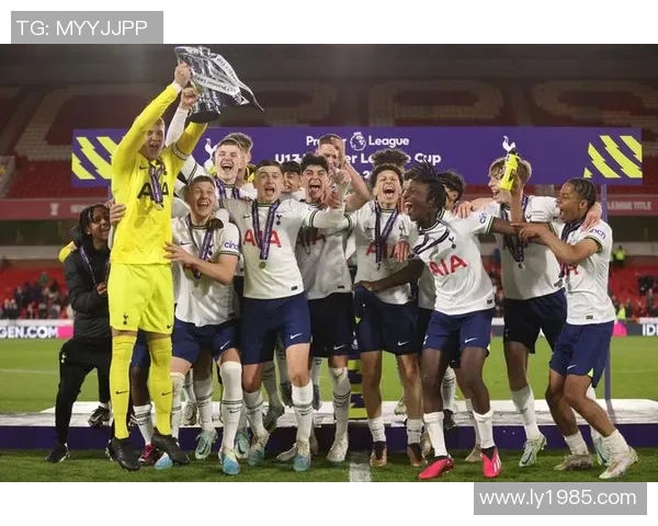 西甲热刺逆转里昂精彩集锦神奇扑救点燃全场激情