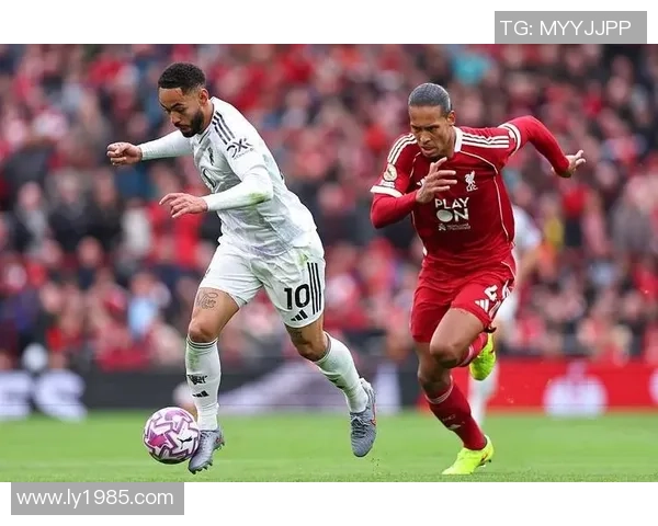 英超经典对决：利物浦小胜曼联引发全场热议与反思